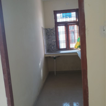 Furnished Amenities in 1.5 BHK Independent House at Banthra Sikander Pur – for Sale