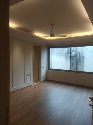 Room in 6+ BHK Independent House at New Friends Colony – for Sale