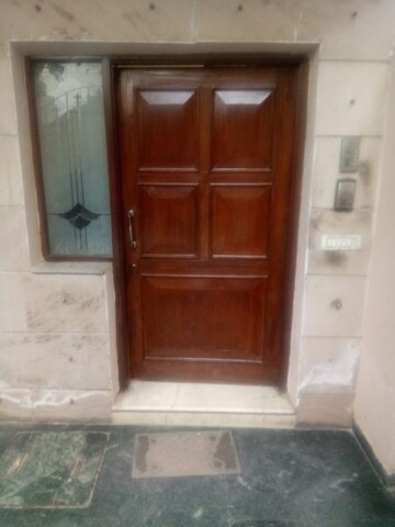 Furnished Amenities in 4 BHK Builder Floor at Greater Kailash I – for Sale