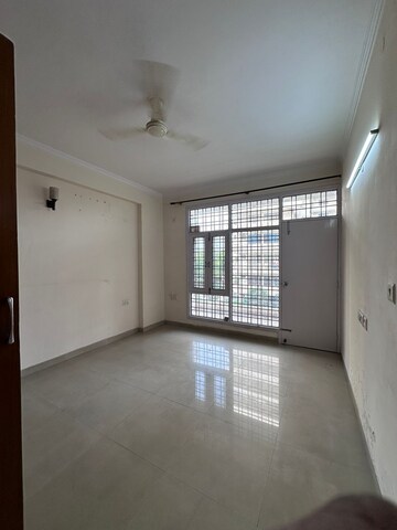 Room in 3 BHK Apartment at Omaxe Lake, North Mullanpur – for Sale