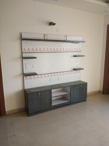 Furnished Amenities in 3 BHK Builder Floor at BPTP Park Central, Sector 85 – for Sale