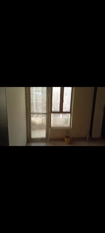 Room in 2.5 BHK Apartment at Divyansh Flora, Sector 16c Greater Noida – for Sale