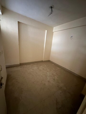 Room in 3 BHK Apartment at Adore Happy Homes Grand, Sector 85 – for Sale