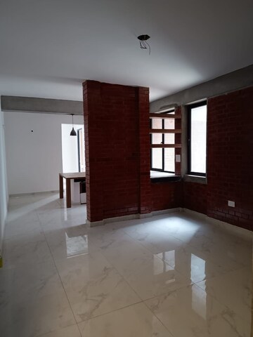 Room in 3 BHK Apartment at Sidhartha Diplomats Golf Link, Sector 110 – for Sale