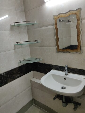 Bathroom in 1.5 BHK Apartment at Chandak Nishchay, Borivali East – for Sale