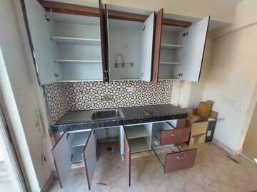 Living Room in 3 BHK Apartment at DLF The Skycourt, Sector 86 – for Sale