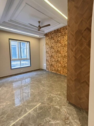 Room in 3.5 BHK Builder Floor at Sainik Colony – for Sale