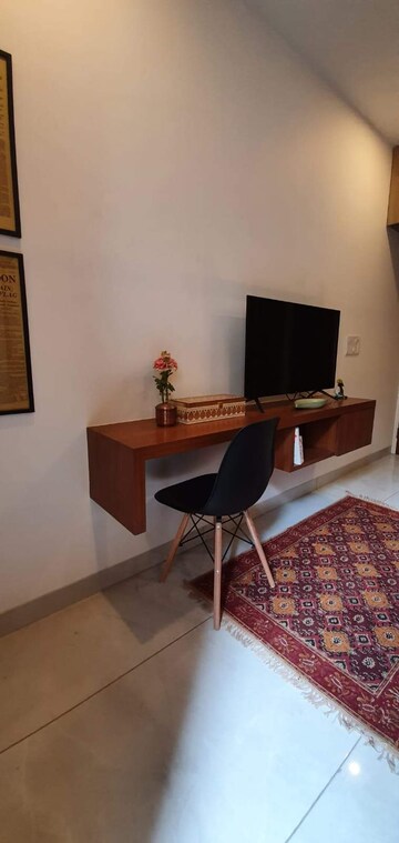 Furnished Amenities in 3 BHK Builder Floor at Sainik Colony – for Sale