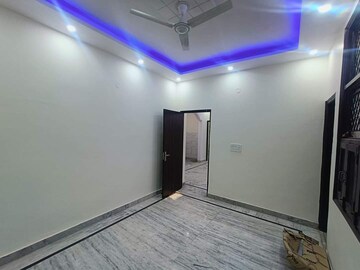 Room in 3 BHK Builder Floor at Green Fields Colony – for Sale