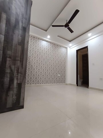 Master Bedroom in 4 BHK Builder Floor at Green Fields Colony – for Sale