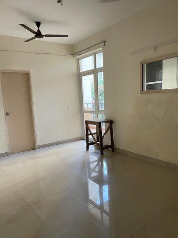 Room in 2 BHK Apartment at Paras Tierea, Sector 137 – for Sale