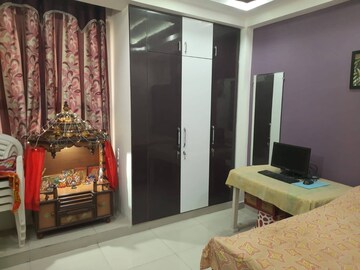 Bedroom in 3.5 BHK Apartment at Panchsheel Greens II, Sector 16 Greater Noida – for Sale
