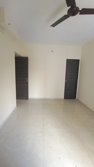 Room in 2 BHK Apartment at Dosti Desire, Brahmand – for Sale