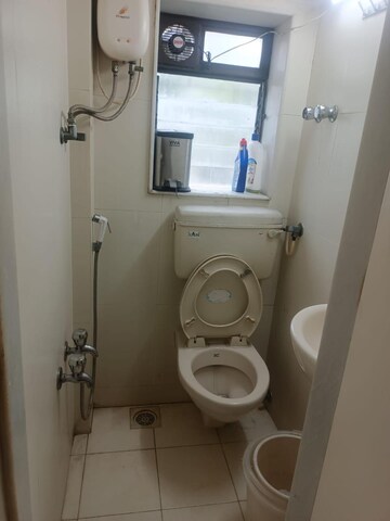 Bathroom in 1.5 BHK Apartment at Rays Apartment, Bandra West – for Sale