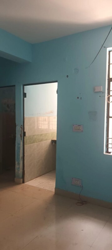 Room in 1 BHK Apartment at Sector 10 Greater Noida – for Sale