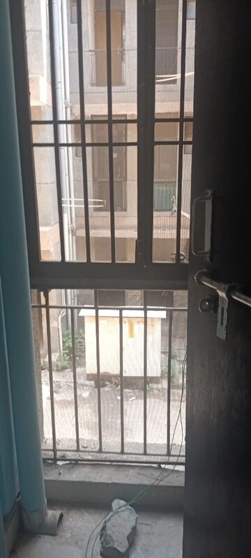 Room in 1 BHK Apartment at Sector 10 Greater Noida – for Sale
