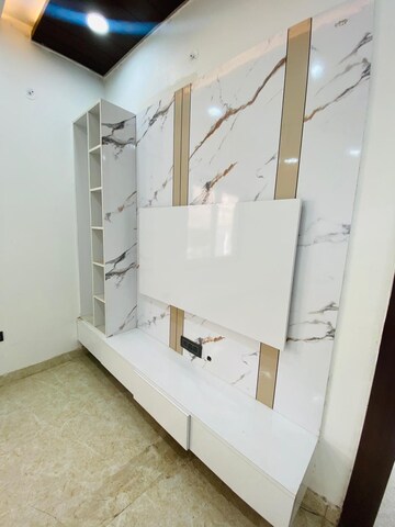 Bathroom in 3 BHK Builder Floor at BPTP Parkland Pride, Sector 77 – for Sale