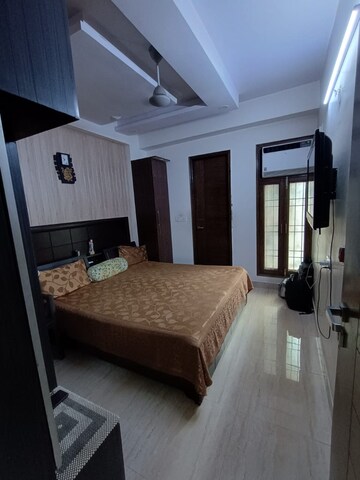 Bedroom in 3 BHK Builder Floor at Aarcity Krishna Apra D Mall, Shakti Khand 2 – for Sale
