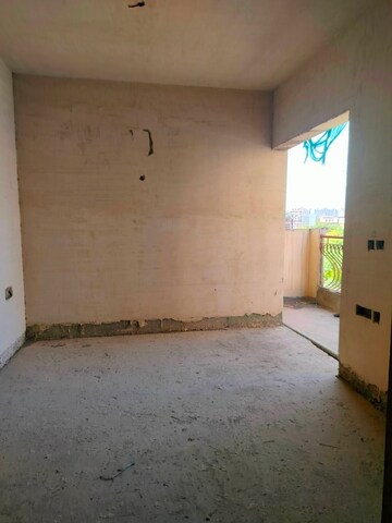 Room in 3.5 BHK Apartment at Sunshine Solaris, Sector 79 – for Sale