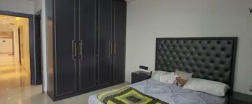 Bedroom in 6 BHK Apartment at Oberoi Realty Esquire, Goregaon East – for Sale