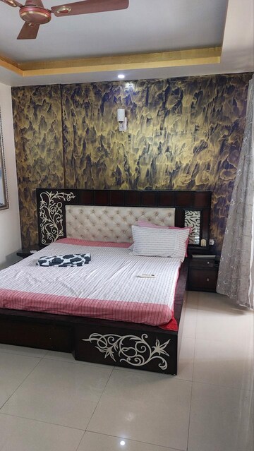 Bedroom in 2.5 BHK Apartment at Amrapali Princely Estate, Sector 76 – for Sale