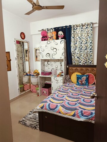 Bedroom in 2.5 BHK Apartment at Amrapali Princely Estate, Sector 76 – for Sale