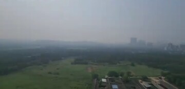 Master Bedroom in 3 BHK Apartment at Oberoi Realty Esquire, Goregaon East – for Sale