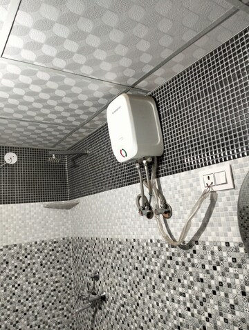 Bathroom in 2.5 BHK Builder Floor at Puri Kohinoor, Sector 89 – for Sale