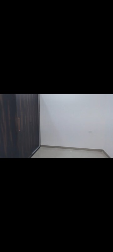 Room in 3 BHK Villa at Sindhuja Valley, Sector 10 Greater Noida – for Sale