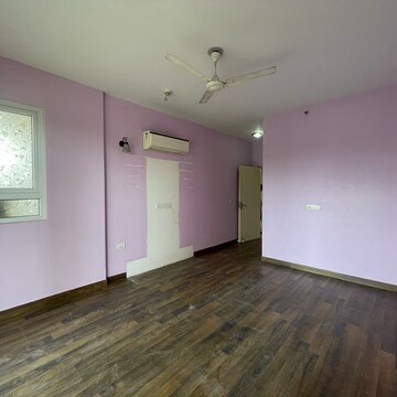 Room in 3 BHK Apartment at Conscient Heritage Max, Sector 102 – for Sale