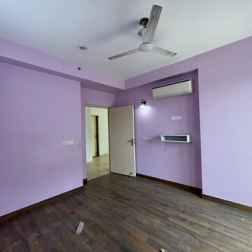 Room in 3 BHK Apartment at Conscient Heritage Max, Sector 102 – for Sale