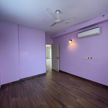 Room in 3 BHK Apartment at Conscient Heritage Max, Sector 102 – for Sale