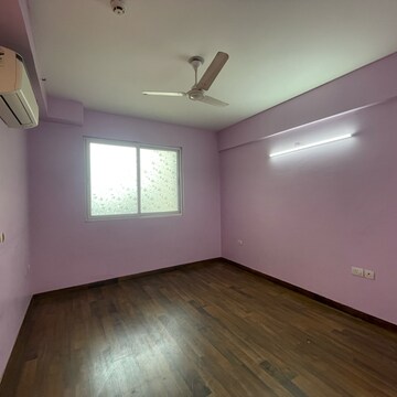 Room in 3 BHK Apartment at Conscient Heritage Max, Sector 102 – for Sale
