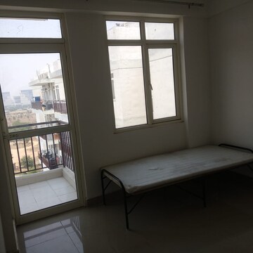 Room in 2 BHK Apartment at Suncity Avenue 76, Sector 76 – for Sale