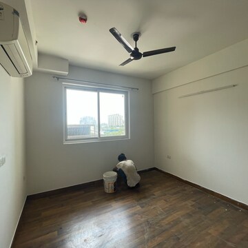 Room in 3 BHK Apartment at Conscient Heritage Max, Sector 102 – for Sale
