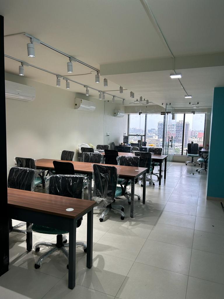 Commercial Office Space in IT/SEZ 1000 Sq.Ft. For Rent in Shyamal Ahmedabad  7124770