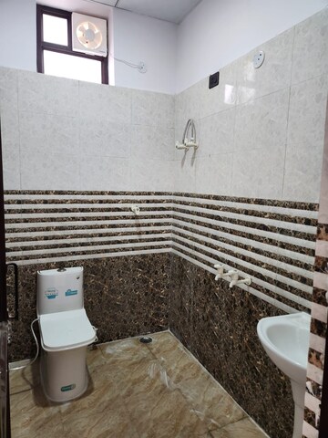 Bathroom in 3 BHK Builder Floor at BP Homes, Sector 85 – for Sale