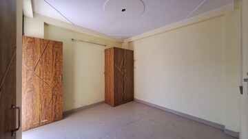 Room in 2 BHK Builder Floor at Kritak Modern Apartments, Sector 73 – for Sale