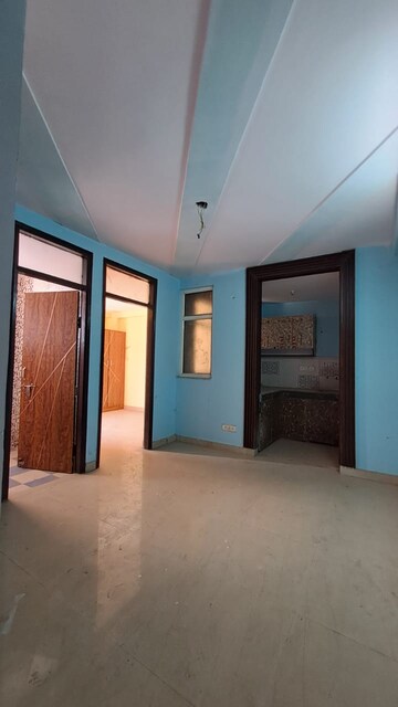 Room in 2 BHK Builder Floor at Kritak Modern Apartments, Sector 73 – for Sale