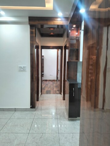 Building Lobby in 4 BHK Builder Floor at Puri Kohinoor, Sector 89 – for Sale