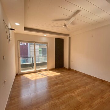 Room in 3 BHK Builder Floor at Andheria Mor Village – for Sale