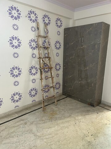 Room in 2 BHK Builder Floor at Shalimar Garden – for Sale