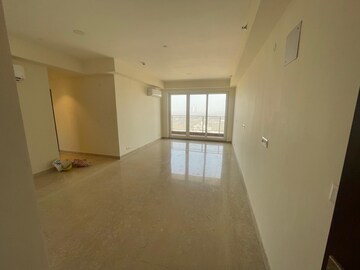 Room in 3 BHK Apartment at Ramprastha City The View, Sector 37d – for Sale