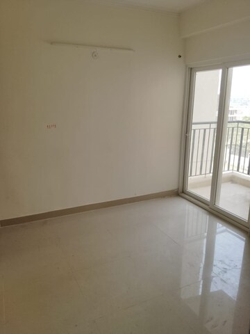 Room in 3 BHK Apartment at Saviour Green Arch, Tech Zone 4 Greater Noida – for Sale