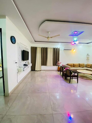 Room in 3 BHK Builder Floor at Green Fields Colony – for Sale