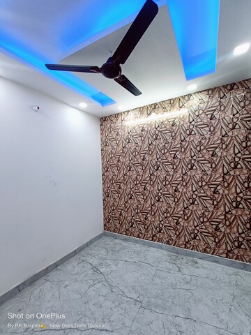 Furnished Amenities in 2.5 BHK Builder Floor at Govindpuri – for Sale