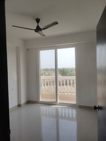 Room in 1 BHK Apartment at Ashar Metro Towers, Vartak Nagar – for Sale
