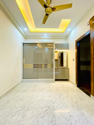 Room in 3 BHK Apartment at Frontline Seven, Kokapet – for Sale