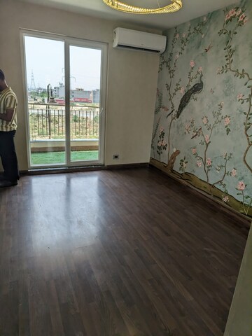 Room in 2 BHK Apartment at BPTP Discovery Park, Sector 80 – for Sale