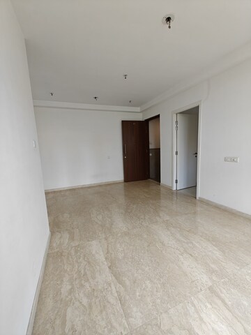 Room in 3 BHK Apartment at Hiranandani Estate – for Sale